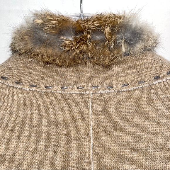 Geiger wool jacket, made in Austria, real fur trim, snap closures, tan & gray - Picture 9 of 13